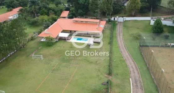 Fazenda / Sítio / Chácara com 5 Quartos para alugar, 1000m² no Bom Jesus, Jacareí
