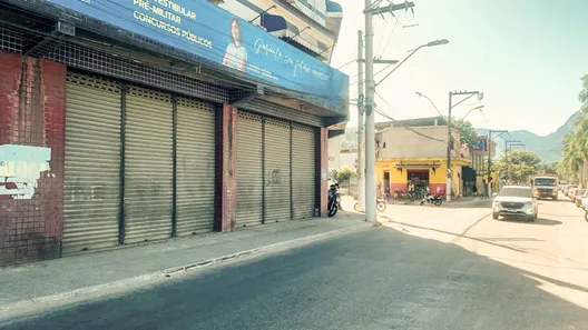 Loja / Salão / Ponto Comercial para alugar, 320m² no Vila Carvalho (Vila Inhomirim), Magé