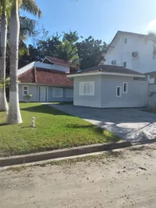 Sobrado com 4 Quartos para alugar, 350m² no Riviera, Bertioga