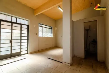 Loja / Salão / Ponto Comercial à venda, 26m² no Centro, Divinópolis