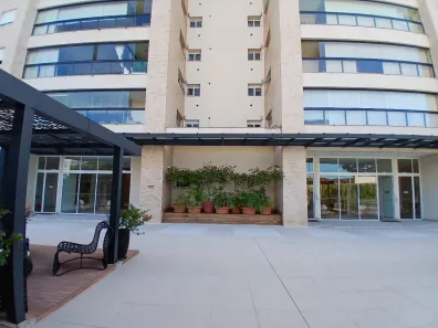 Apartamento com 3 Quartos para alugar, 138m² no Vila Mendonça, Araçatuba