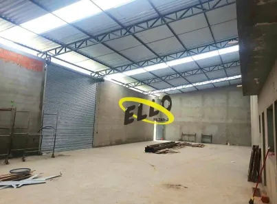 Galpão / Depósito / Armazém para alugar, 330m² no Jardim Arco-Íris, Cotia