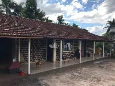 Fazenda / Sítio / Chácara com 4 Quartos à venda, 700m² no Chácaras Cambé Londrina, Cambé