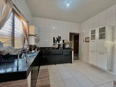 Casa com 3 Quartos à venda, 200m² no Setor Cristina II, Trindade