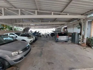 Galpão / Depósito / Armazém com 8 Quartos à venda, 685m² no Ipê, Belo Horizonte