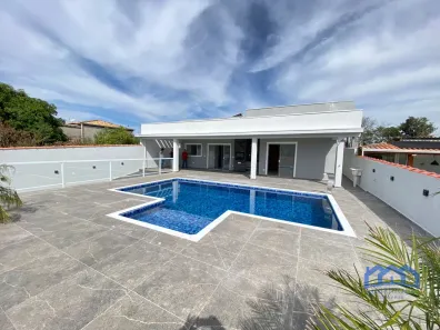 Fazenda / Sítio / Chácara com 3 Quartos à venda, 300m² no , Mairinque