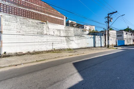 Galpão / Depósito / Armazém à venda, 2300m² no Ilha da Conceição, Niterói