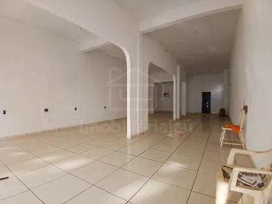 Loja / Salão / Ponto Comercial à venda, 220m² no Chácara Braz Miraglia, Jaú
