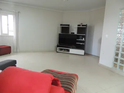 Casa com 4 Quartos para alugar, 336m² no Comerciário, Criciúma