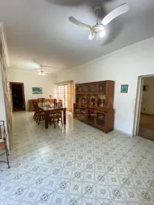 Sobrado com 5 Quartos para alugar, 648m² no Centro, Araçatuba