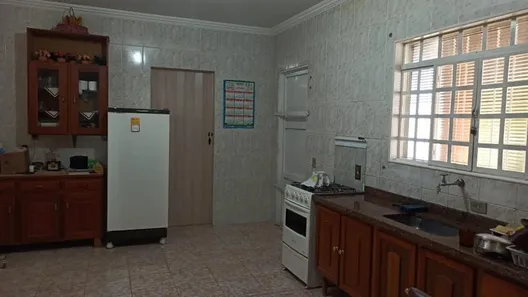 Fazenda / Sítio / Chácara com 3 Quartos à venda, 200m² no , Alambari