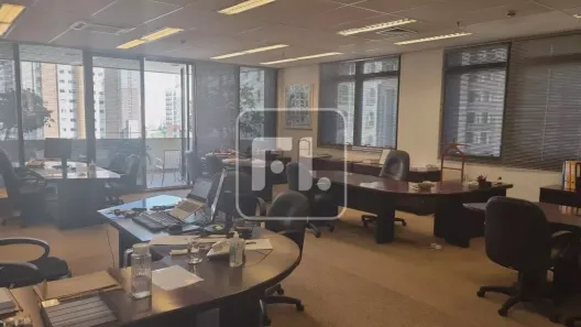 Conjunto Comercial / Sala para alugar, 800m² no Vila São Francisco (Zona Sul), São Paulo
