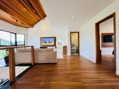 Casa de Condomínio com 4 Quartos à venda, 230m² no Recanto Araucária, Campos do Jordão