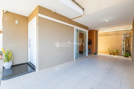 Sobrado com 3 Quartos à venda, 148m² no Barreirinha, Curitiba