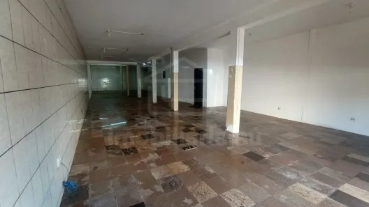 Loja / Salão / Ponto Comercial à venda, 210m² no Chácara Braz Miraglia, Jaú