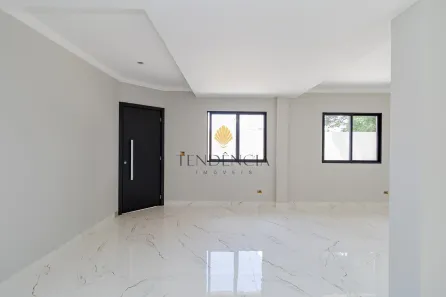 Sobrado com 3 Quartos à venda, 135m² no Novo Mundo, Curitiba
