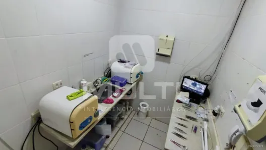 Loja / Salão / Ponto Comercial com 1 Quarto à venda, 97m² no Lídice, Uberlândia