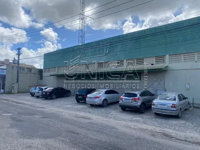 Galpão / Depósito / Armazém à venda, 2100m² no Rosa Elze, São Cristóvão