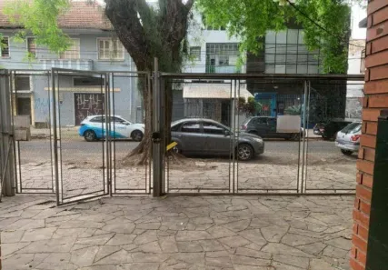 Galpão / Depósito / Armazém para venda ou aluguel, 150m² no São Geraldo, Porto Alegre