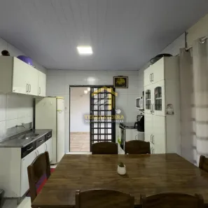 Casa com 3 Quartos para alugar, 10m² no Moradias Rio Alegre, Telêmaco Borba