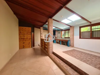Fazenda / Sítio / Chácara com 2 Quartos à venda, 237m² no Itaquaciara, Itapecerica da Serra