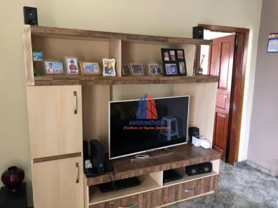 Sobrado com 3 Quartos à venda, 184m² no Vila Cordenonsi, Americana