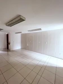 Loja / Salão / Ponto Comercial para alugar, 60m² no Nogueira, Petrópolis