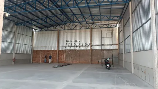 Galpão / Depósito / Armazém para alugar, 500m² no Jardim Silvino, Cambé
