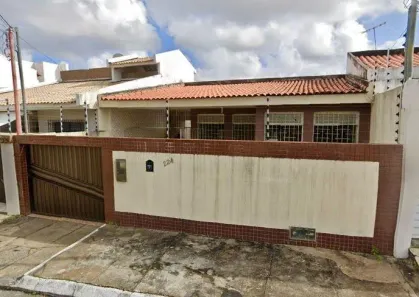 Casa com 3 Quartos para alugar, 300m² no Suíça, Aracaju