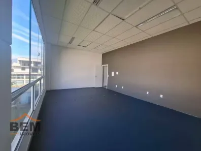 Conjunto Comercial / Sala para alugar, 50m² no Santa Regina, Camboriú