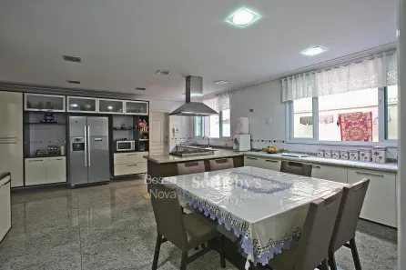 Casa com 5 Quartos para venda ou aluguel, 580m² no Alto de Pinheiros, São Paulo
