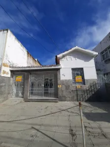 Casa com 4 Quartos para alugar, 324m² no São José, Aracaju