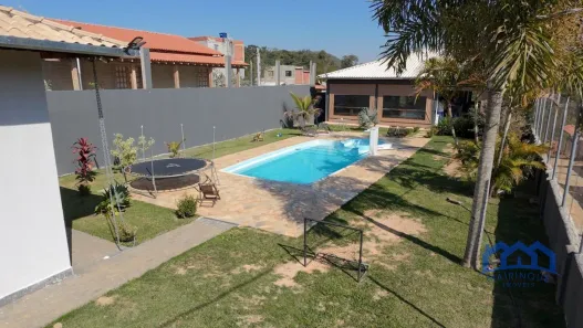 Fazenda / Sítio / Chácara com 4 Quartos à venda, 1000m² no , Mairinque
