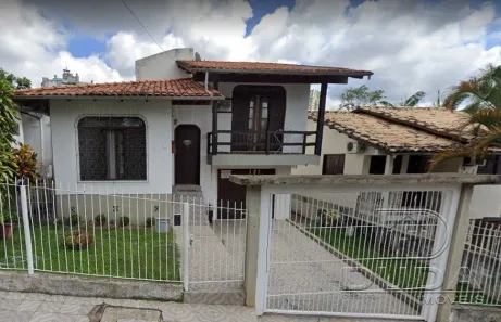 Casa com 3 Quartos para alugar, 200m² no São Cristóvão, Criciúma