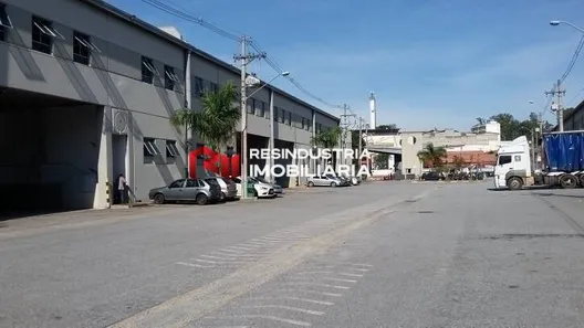 Galpão / Depósito / Armazém para alugar, 889m² no Santa Fé, Osasco