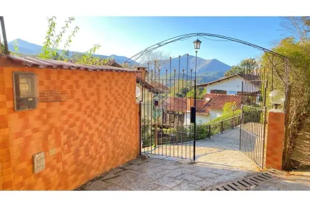 Casa de Condomínio com 3 Quartos à venda, 138m² no Nogueira, Petrópolis