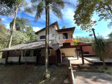 Casa de Condomínio com 2 Quartos para venda ou aluguel, 400m² no Caraguatá, Mairiporã
