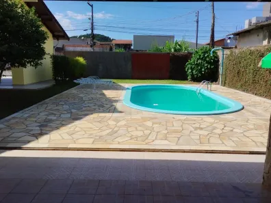 Casa com 3 Quartos para alugar, 200m² no São Francisco de Assis, Camboriú
