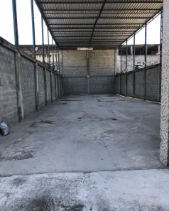 Galpão / Depósito / Armazém com 1 Quarto para venda ou aluguel, 300m² no Juscelino, Mesquita