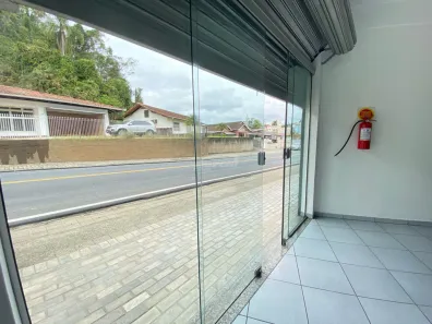 Conjunto Comercial / Sala para alugar, 35m² no Água Verde, Blumenau