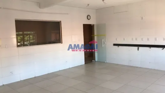 Casa Comercial para alugar, 376m² no Centro, Jacareí