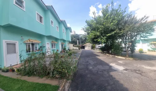 Casa de Condomínio com 3 Quartos para alugar, 113m² no Jardim Tupanci, Barueri