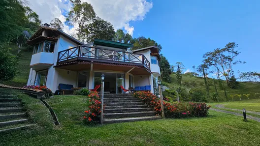 Sobrado com 3 Quartos à venda, 230m² no Visconde de Mauá, Resende