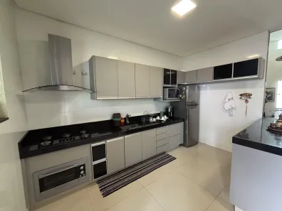 Casa de Condomínio com 3 Quartos à venda, 216m² no Residencial Condomínio Jardim Veneza, Senador Canedo