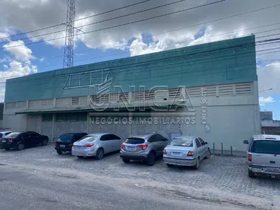 Galpão / Depósito / Armazém à venda, 2100m² no Rosa Elze, São Cristóvão