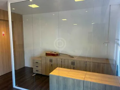 Conjunto Comercial / Sala para alugar, 77m² no Centro, Itatiba