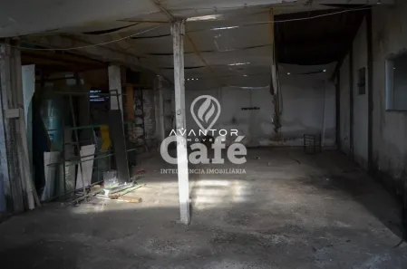 Galpão / Depósito / Armazém à venda, 355m² no Tomazetti, Santa Maria