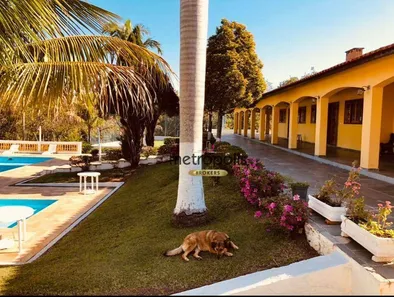 Fazenda / Sítio / Chácara com 6 Quartos à venda, 1000m² no , Laranjal Paulista