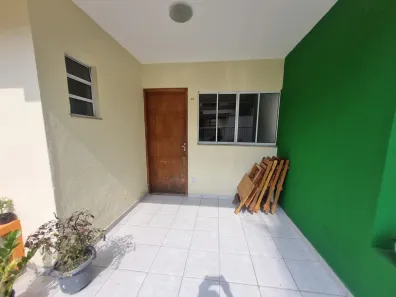 Casa de Condomínio com 2 Quartos à venda, 60m² no Moquetá, Nova Iguaçu