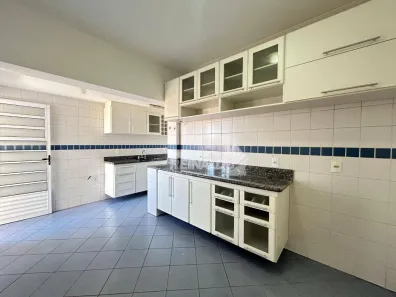 Casa com 3 Quartos para alugar, 250m² no Jardim México, Itatiba